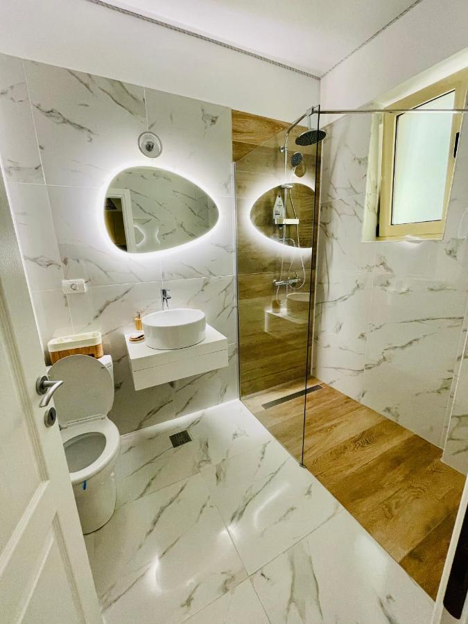 Апартаменты Luxury Studio - Maison 103 - Stefan Building Complex Нэводари Экстерьер фото